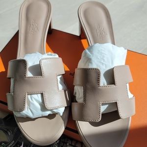 Hermes Oasis Sandals in Beige Nude size 37